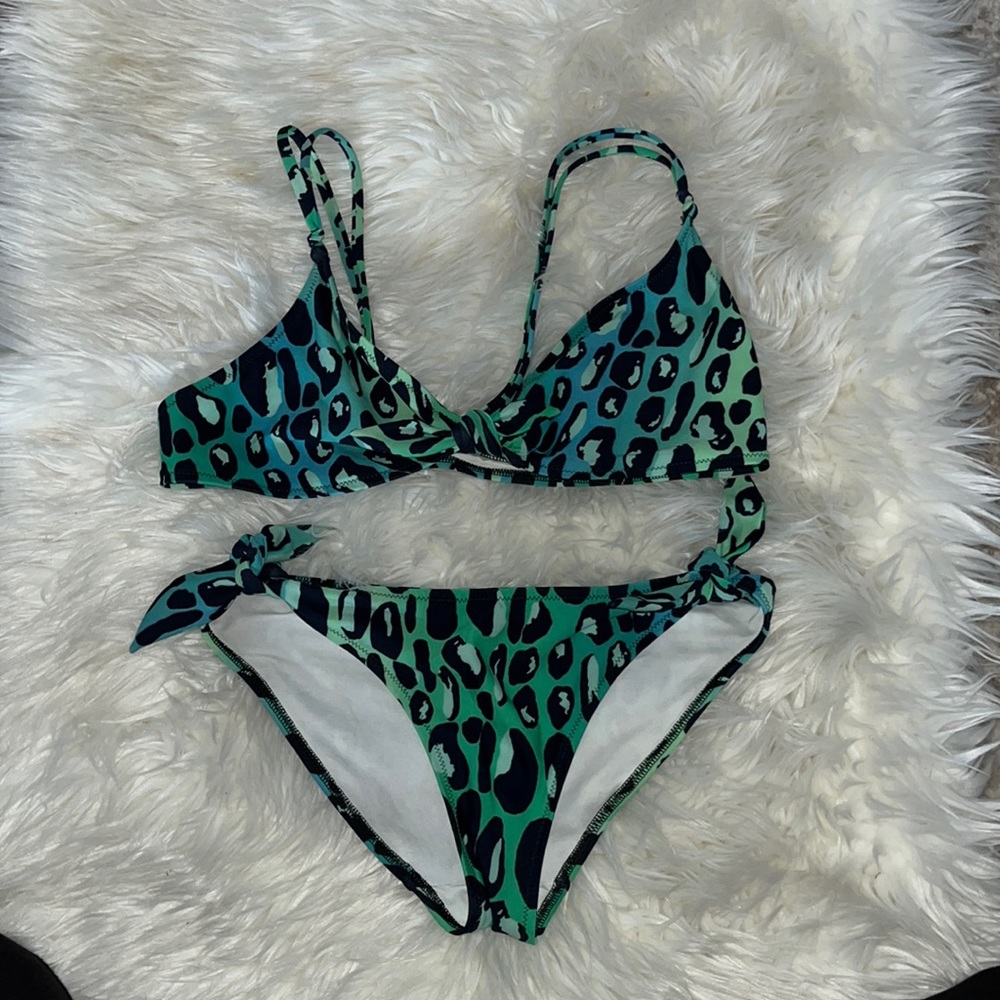 DvF spotted frog bikini size large.